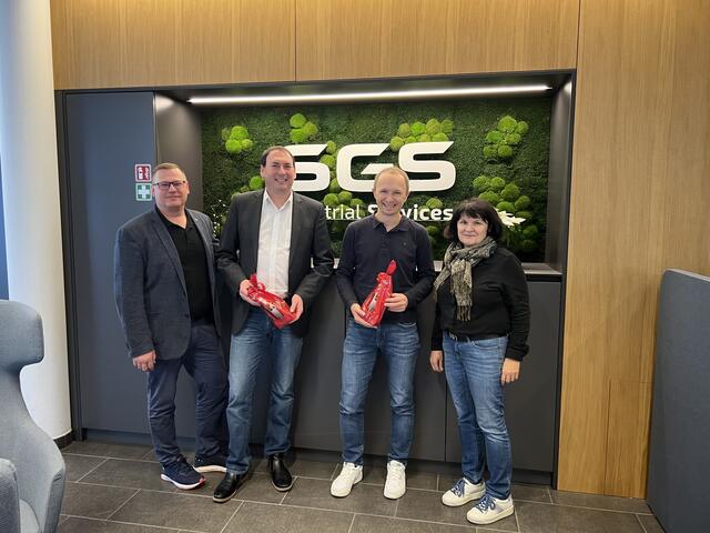 Florian Grünberger (2. v. li.) und Marianne Reininger vom Wirtschaftsbund Schärding besuchten gemeinsam mit Bürgermeister Thomas Ahörndl die SGS Industrial Services.  | Foto: Wirtschaftsbund Schärding