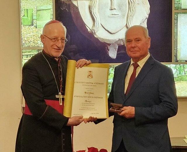 Weihbischof Mag. Franz Scharl und Herr Wilhelm Lang