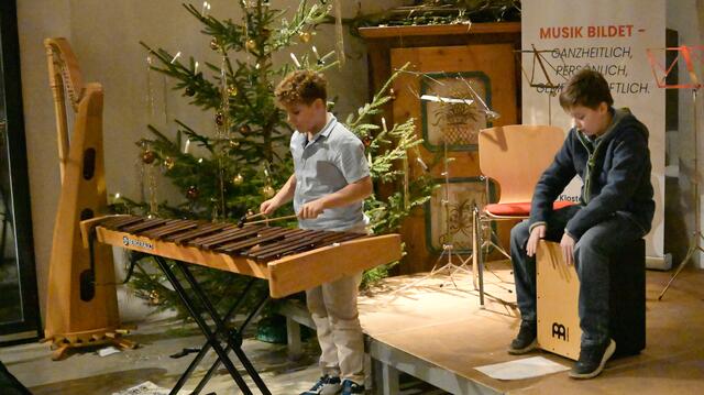 Es war ein stimmungsvolles Adventkonzert, das die Schülerinnen und Schüler der Musikschule spielten. | Foto: Norbert Ortner