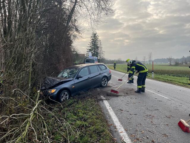 In den Unfall waren keine weiteren Fahrzeuge verwickelt. | Foto: FF Münsteuer