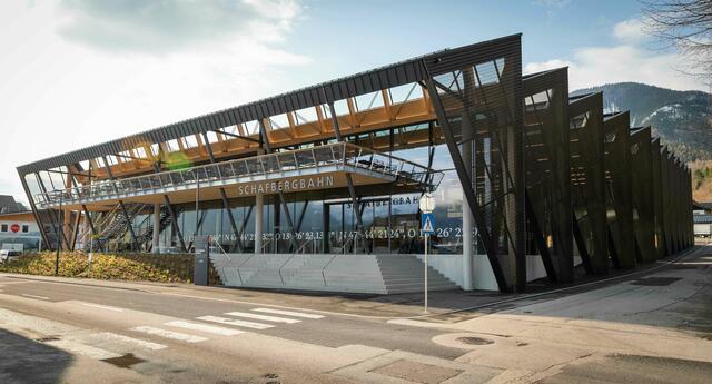 Die neue Talstation der Schafbergbahn wurde in Paris mit dem prestigeträchtigen „Prix Versailles“ ausgezeichnet. | Foto: Salzburg AG