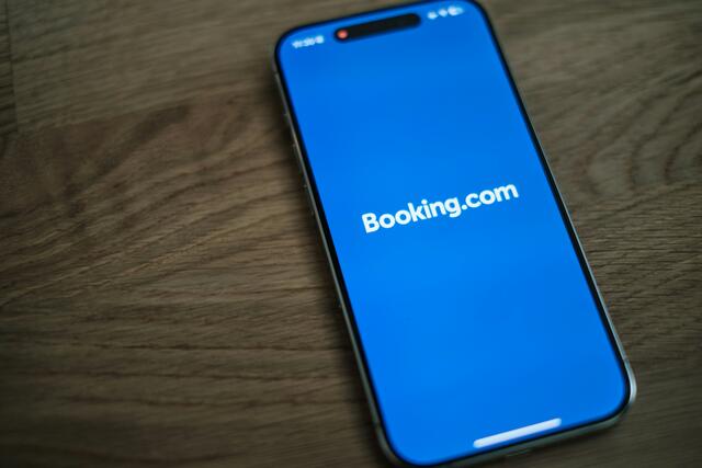 Auch auf Booking.com konnte man die Kurzzeitunterkünfte finden. (Symbolfoto) | Foto: appshunter.io/Unsplash