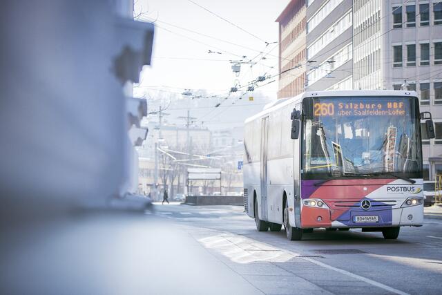 Bereits beim letzten Fahrplanwechsel wurde die Linie 260 verstärkt. Nun erhält diese Linie von Montag bis Freitag eine zusätzliche Frühverbindung ab Salzburg Hauptbahnhof um 05:15 Uhr nach Zell am See. | Foto: Salzburg Verkehr/Neumayr, Leo