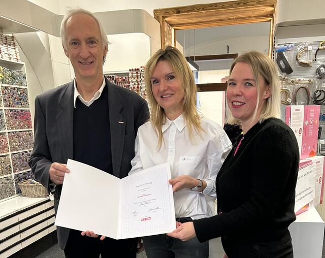Bezirksstellenobmann Klaus Schobesberger, Andrea Hoislbauer und Daniela Schwarz.
 | Foto: WKOÖ