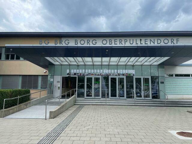 Das Gymnasium Oberpullendorf ist seit 30 Jahren Vorreiter, was Minderheitensprachen im Unterricht betrifft.  | Foto: Jessica Geyer