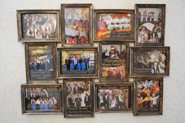 "The Wall of Fame" - Stars der letzten 25 Jahre hier auf diese Wand vereint.  | Foto: Dietmar Hammerl