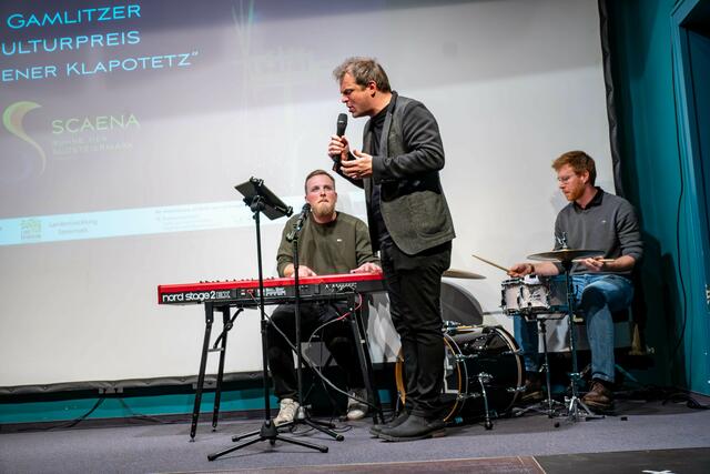 Die Vorjahressieger "Stroke Pack" mit Max Waltl sorgten für die musikalische Umrahmung bei der Preisverleihung. | Foto: Brigitte Gady
