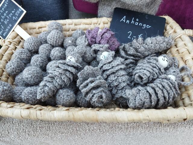 Glückswürmer aus Alpakawolle | Foto: Veronika Frank