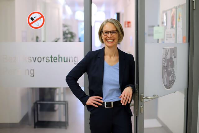 Für Bezirksvorsteherin Schüchner (SPÖ) ist es besonders wichtig, dass im Budget sowohl Klimaschutzmaßnahmen, Bürgerinteressen und Mobilität im Bezirk vereint sind. | Foto: BV 14