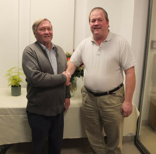 Alt-Obmann Franz Schneider übergab das Amt an Neu-Obmann Hubert Gruber (v.l.).