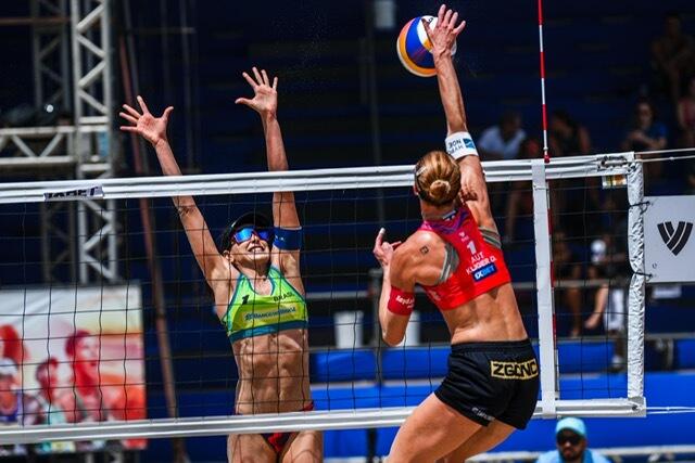 Unter der Sonne von Rio de Janeiro hatten die Klinger-Schwestern gegen das heimische Duo die Nase vorne. | Foto: Beachvolleyball World