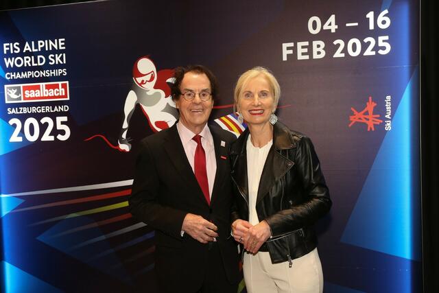 Hans Roth (Saubermacher-Gründer) mit Roswitha Stadlober (ÖSV-Präsidentin). | Foto: Ski Austria