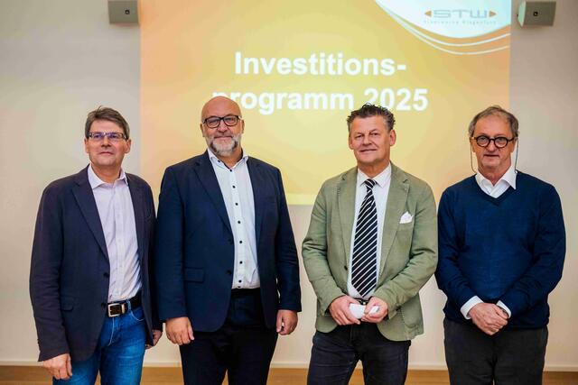 Reinhard Wimmer (STW Betriebsrat), STW-Vorstand Erwin Smole, Bürgermeister Christian Scheider, STW-Aufsichtsrat-Sprecher Johann Neuner. | Foto: STW/Stabentheiner