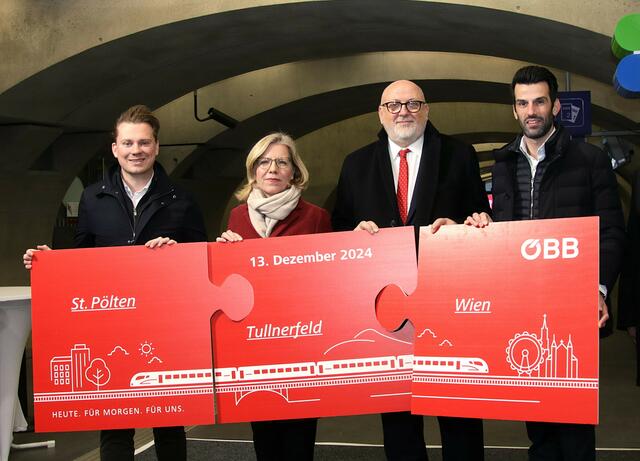 Florian Krumböck, Leonore Gewessler, Andreas Matthä und Udo Landbauer. | Foto: Christian Nowotny