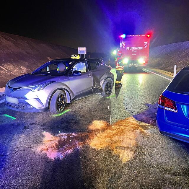 Nur wenige Tage nach der Eröffnung der neuen Umfahrung kam es zum ersten Crash! | Foto: FF Kledering