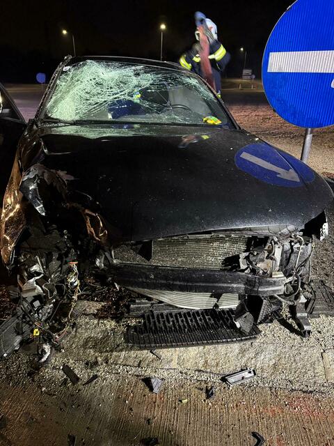 Der Unfall-Pkw wurde schwer beschädigt. | Foto: Stadtfeuerwehr Oberwart