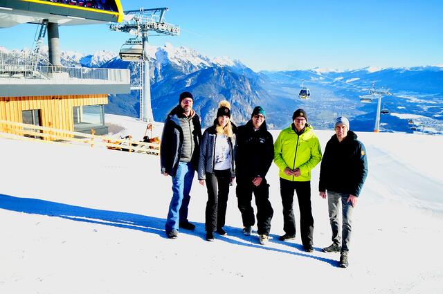 Die neue Bergstation mit Peter Paul Mölk, Bgm. Johanna Obojes-Rubatscher, Manuel Hujara, LH Anton Mattle und Reinhard Klier (v.l.n.r.) | Foto: Hassl