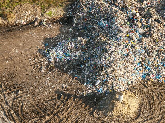 Detailaufnahme Müll vom Zwischenlager Nord. | Foto: Greenpeace