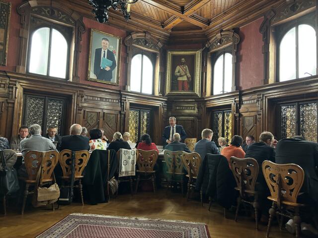 Die finanzielle Situation der Stadt Ried führte zu einer teils hitzigen Debatte im Gemeinderat. | Foto: MeinBezirk