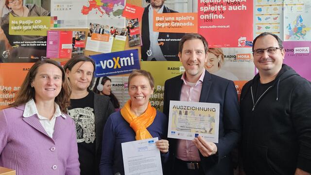 Lehrpersonen Susanne Huber, Andrea Kerstinger, Karin Gregorich und Márton Ilyés mit Direktor Markus Neuhold (2.v.r.). | Foto: BRG OP