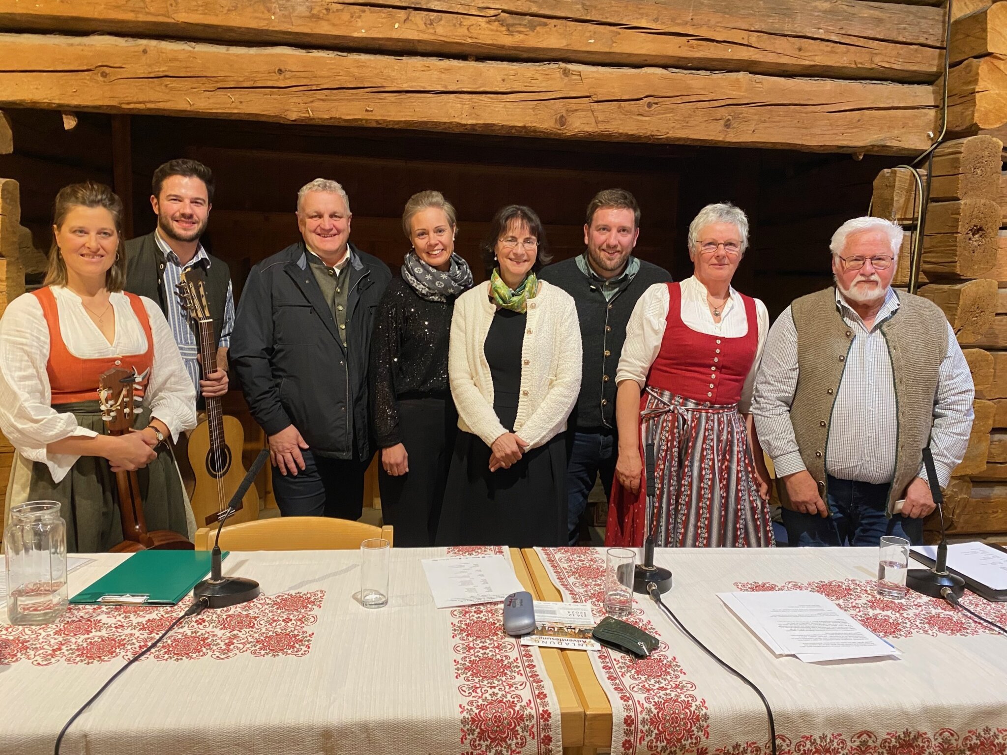 Adventstimmung-Die-traditionelle-Mundart-Lesung