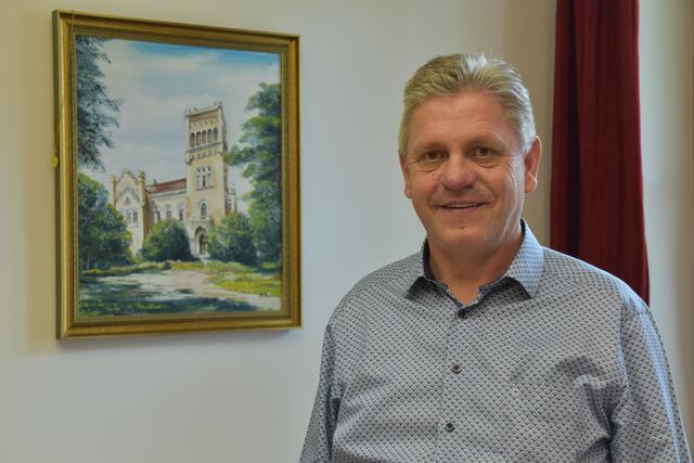 Bürgermeister Manfred Wagner (Rotenturm an der Pinka) will den Sparstift ansetzen. | Foto: Michael Strini