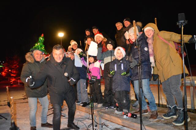 Stargast Mark Pircher hatte sichtlich Spaß in der Imster Velly-Arena. | Foto: Perktold