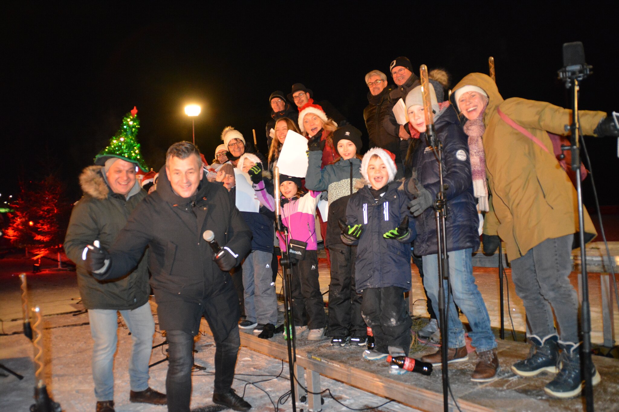 Stimmiges-Weihnachtssingen-in-der-Arena