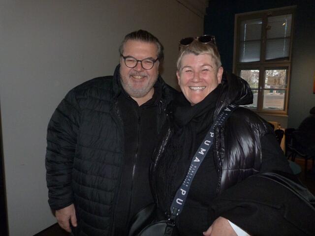 Adventmarkt trifft auf Lesung über Antislawismus - in der KUGA in Großwarasdorf. 