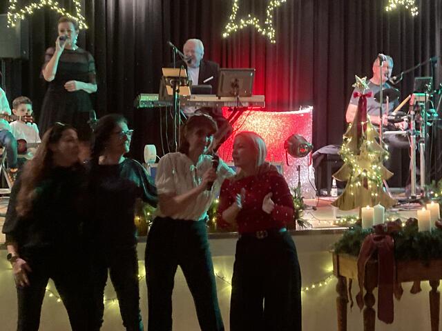 Tolle Stimmen: Die „Brauchtumsdamen“ Tanja Fegelin, Christa Kappel, Eva-Maria Rozinski und Nina Kostner ernteten für ihren Auftritt  viel Applaus!