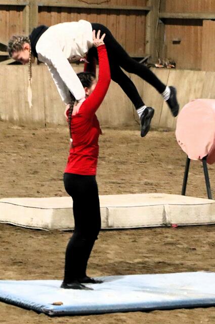 Auf dem Boden schwankt wenigstens der Untergrund nicht | Foto: Gerhard Langmann