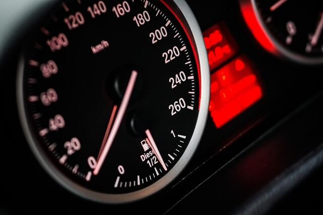 Der Raser war mit 200 km/h auf der S2 unterwegs. (Symbolfoto) | Foto: Pixabay