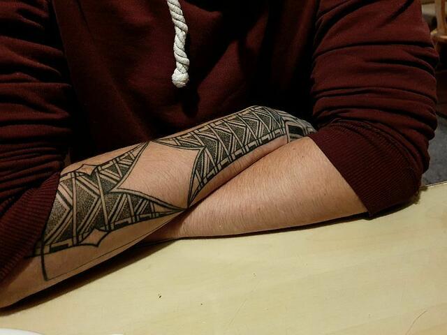 Großflächige Tattoos als ein sehr persönliches Statement.