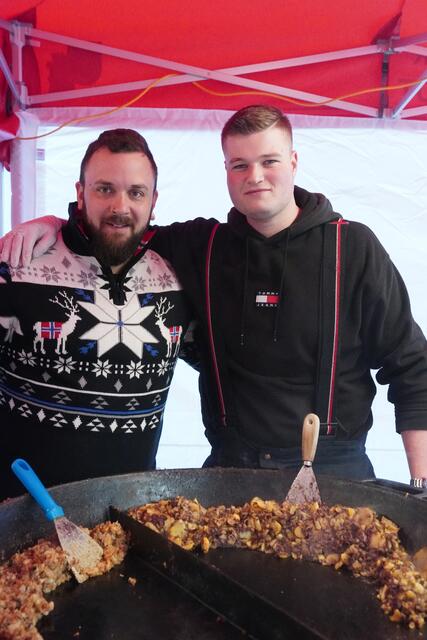 Dominik Cerwenka und Manuel Ungersböck sorgen für den Gaumenschmaus.