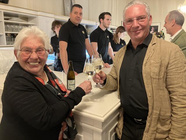 Rechts Paul Leitenmüller mit seiner Mama, die bis heute stolz auf die Tänzerkarriere ihres Sohnes ist. | Foto: Stockmann