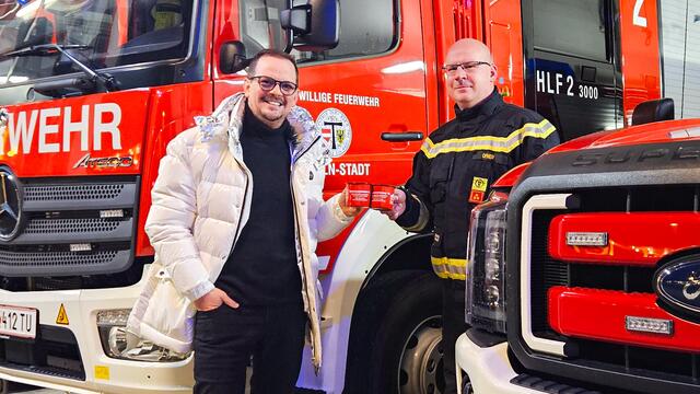 Unternehmer Franz Lackner mit Tullns Feuerwehrkommandanten Johannes Ofner. | Foto: Lackner