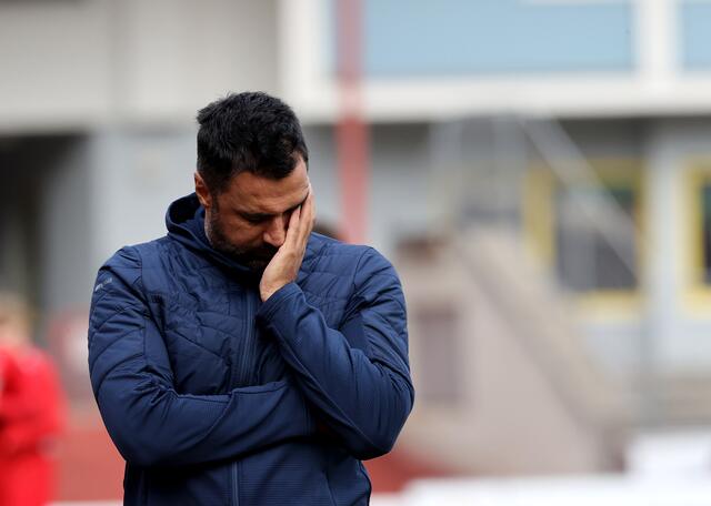 Topchance vergeben: Verzweifelter Blick des KSV-Cheftrainers Ismail Atalan. | Foto: GEPA pictures