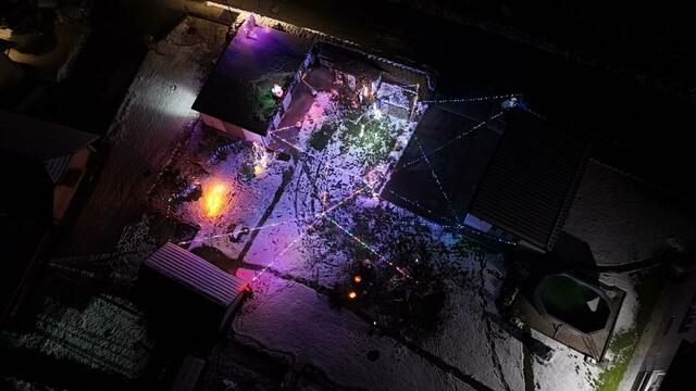 Benjamin Tömel hat seinen Betrieb „Wachteleier-Produkte aus der Region“ zum ersten Mal in einem großen Rahmen festlich geschmückt. | Foto: Privat