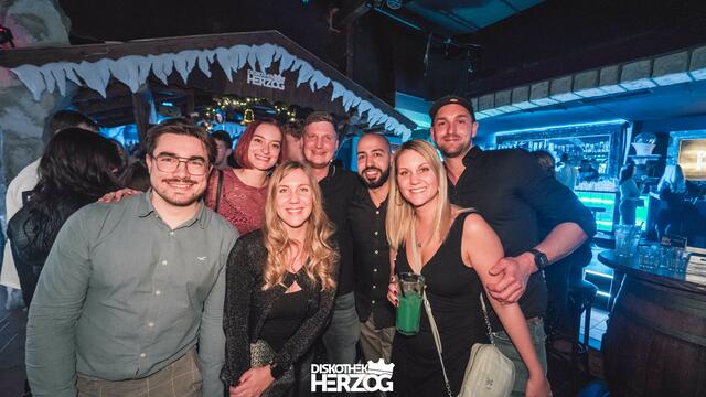 Christopher, Laura, Sandra, Moritz, Hassan, Andrea und Markus. | Foto: Diskothek Herzog