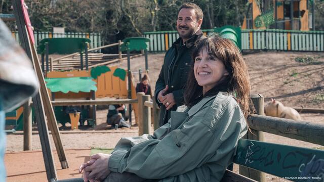 Nach mehr als zwanzig Jahren überlegt Sandrine, sich von ihrem Mann Christophe scheiden zu lassen. | Foto: 2024 Nolita Cinema
