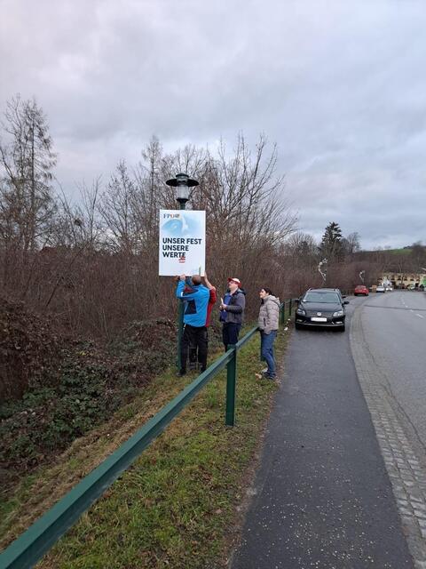 Die Plakatierung der Freiheitlichen sei laut ÖVP nicht zulässig gewesen. | Foto: FPÖ NÖ