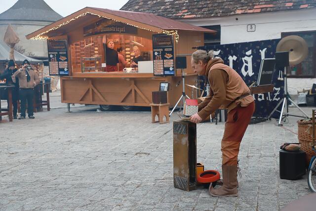 Foto: Mittelalteradventmarkt in Hainburg 2024 Foto@Nicole Kawan
