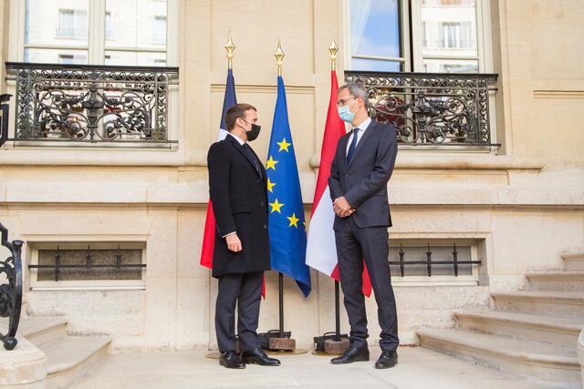 Präsident Macron beim Besuch in der Österreichischen Botschaft Paris im November 2020 mit Corona-FFP2-Maske
 | Foto: Wolfgang Wagner