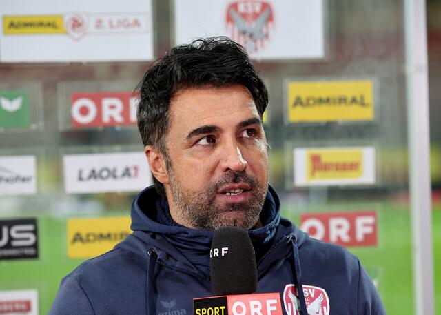 Messerscharfe Analyse von KSV-Trainer Ismail Atalan im TV-Interview | Foto: GEPA pictures