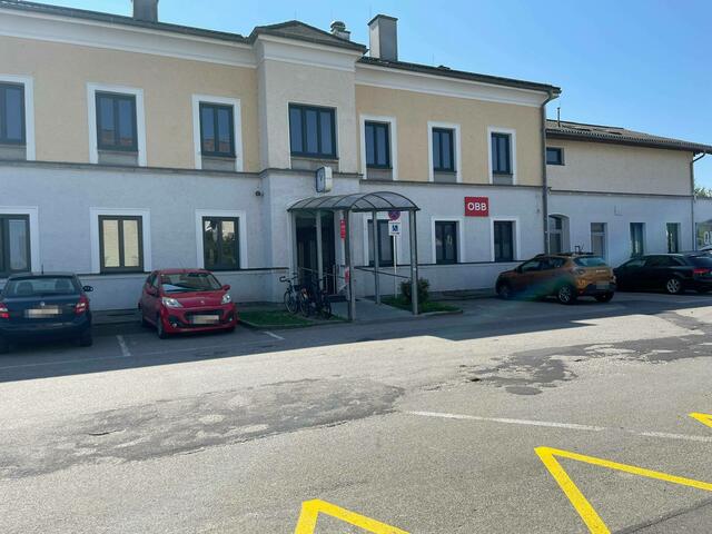 Der Rieder Bahnhof wird nach dem Vorbild der Bahnhöfe Braunau und Neumarkt-Kallham saniert. | Foto: MeinBezirk