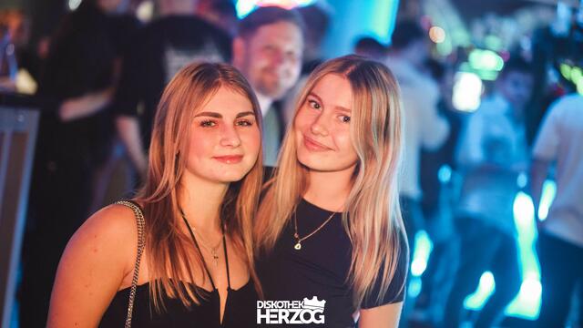 Vanessa und Mariella | Foto: Diskothek Herzog