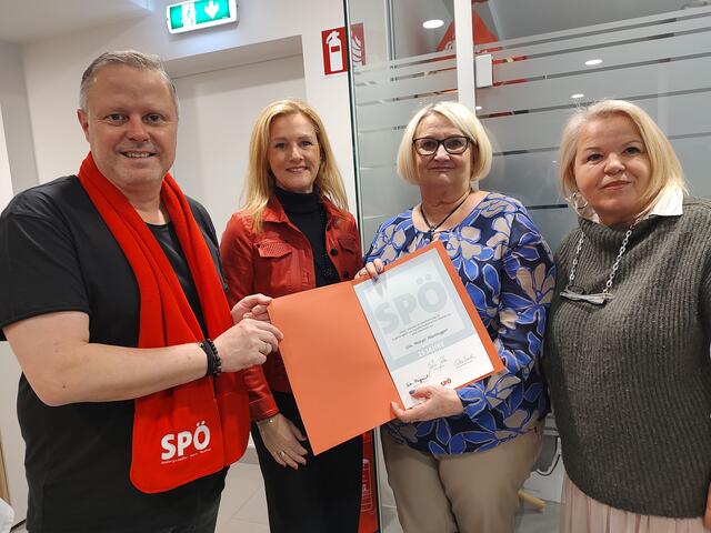 Vbgm. Rainer Spenger, NR Petra Tanzler, Margit Hasenegger und Stadträtin Sabine Bugnar. | Foto: Kreska