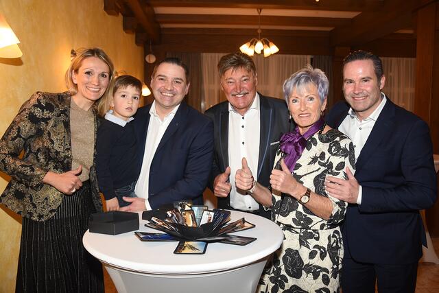 Maria, Anton, Rene, Josef, Karoline und Mario Haidlmair (v.li.) | Foto: Leonhard Haider