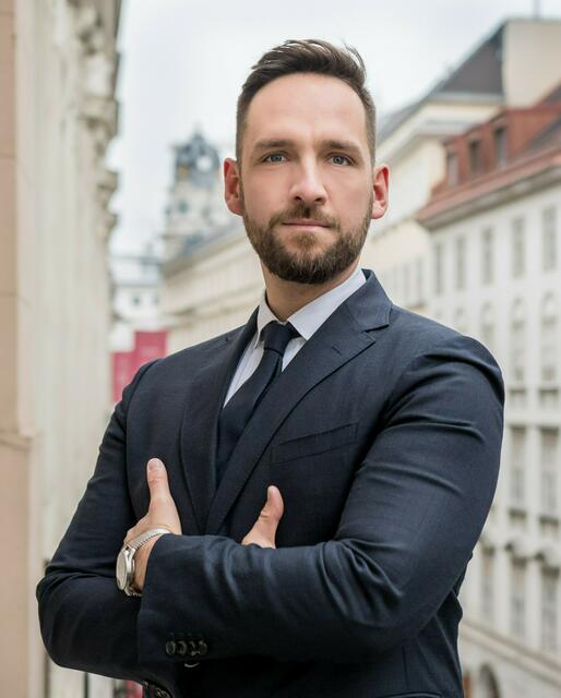 Rechtsanwalt Piotr Pyka beschäftigt sich schon seit vielen Jahren mit Immobilienrecht in Zusammenhang mit Klima- und Umweltschutz. | Foto: Shodgan Foto Daria Sanetra