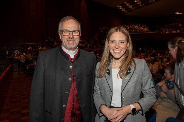 V.l.n.r.: Propst Jakob Bürgler, Barbara Plattner | Foto: TVM/ R. Sigl